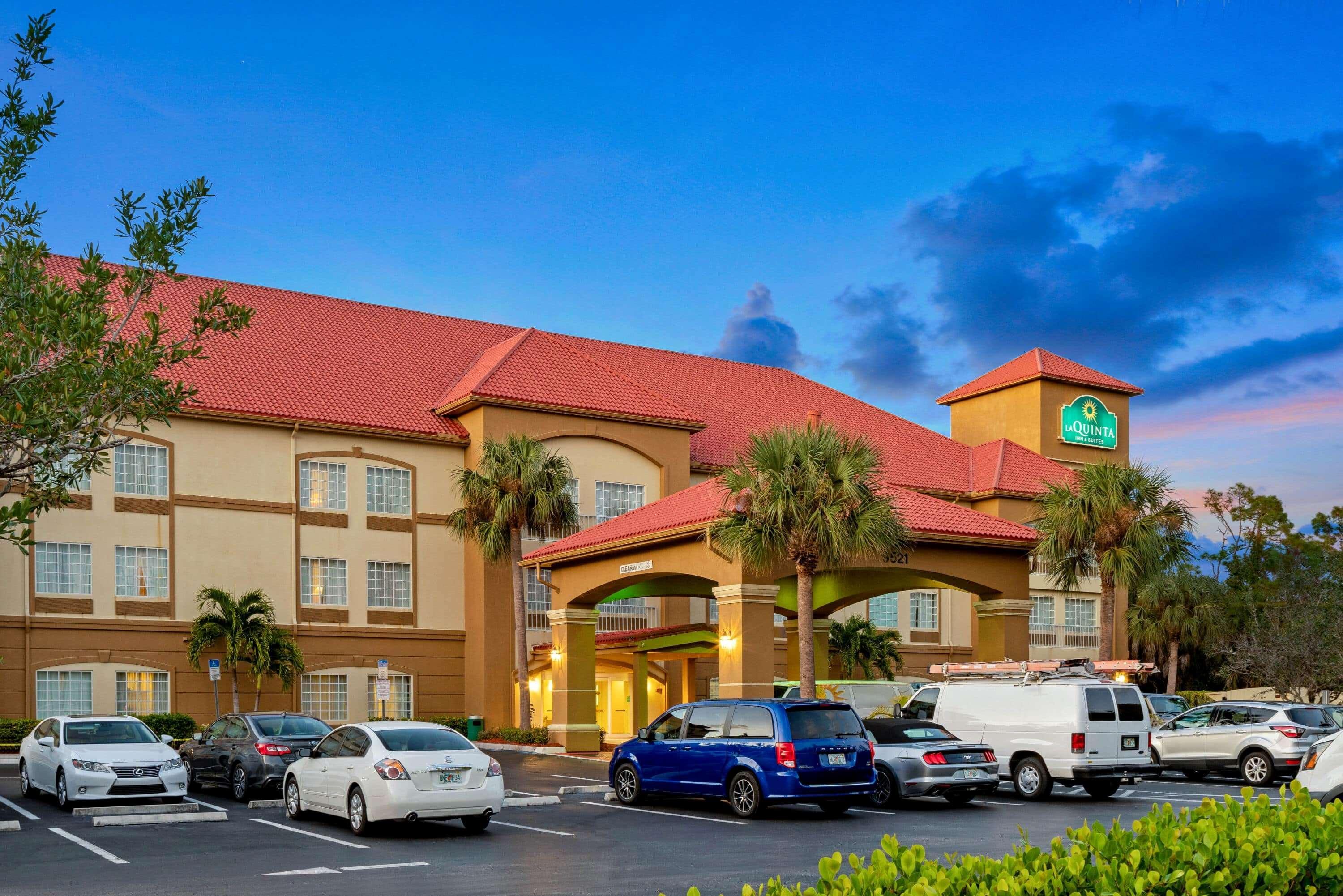 La Quinta Inn And Suites Fort Myers I-75 Exterior photo